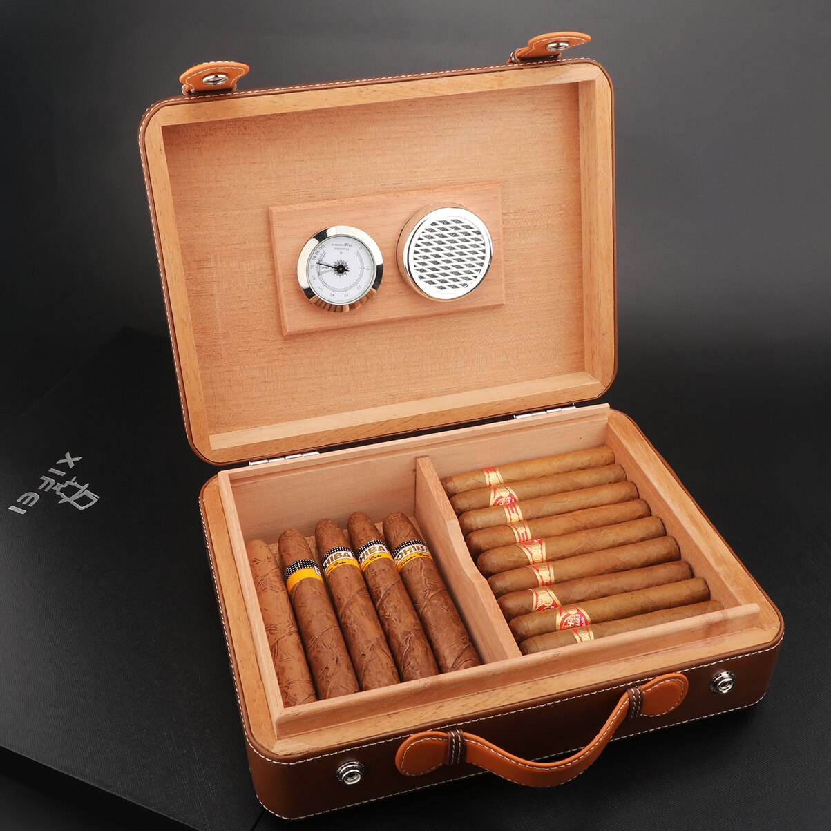 Travel Cigar Humidor Box (50 cigar capacity)